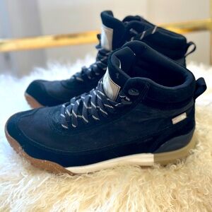 NORTH FACE BOOTS NEVER WORN BEFORE!
